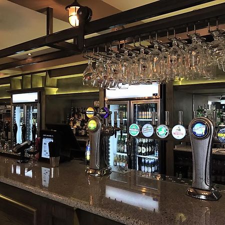 The Crown Hotel Wetherspoon บิกเกิลส์เวด ภายนอก รูปภาพ